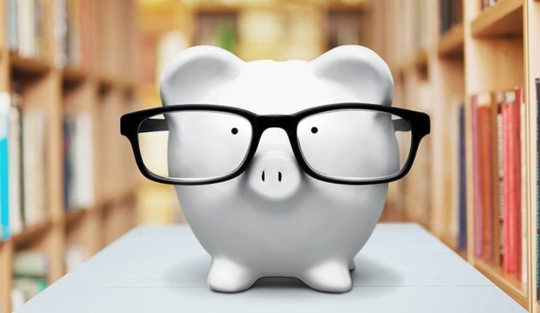 私の現在の仕事は「製品の取り扱いに関する技術サポート」がメインです。その仕事をこなすには当社のソフトウェアやハードウェアに関することだけでなく、各種規格や業界用語といったことを広く知っていないと、様々な問い合わせに対応す…